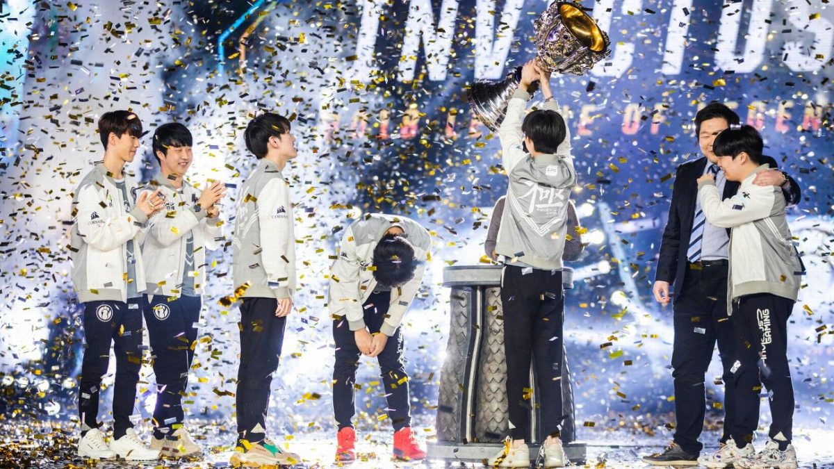 Komunitas Sebut Pemain Ini Digendong Sampai Menang Worlds, Siapa?
