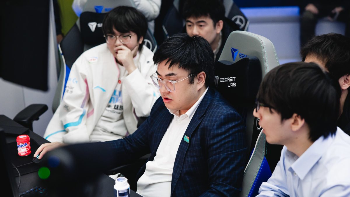 Benarkah Bilibili Gaming Pecat Pelatih Mereka Saat Bertanding?