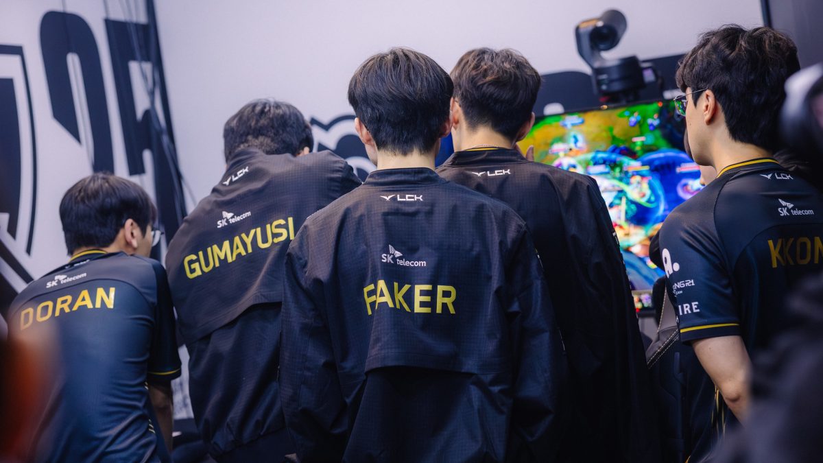 Patahkan Mimpi Invictus Gaming, T1 Juara Babak Play-In Worlds 2025